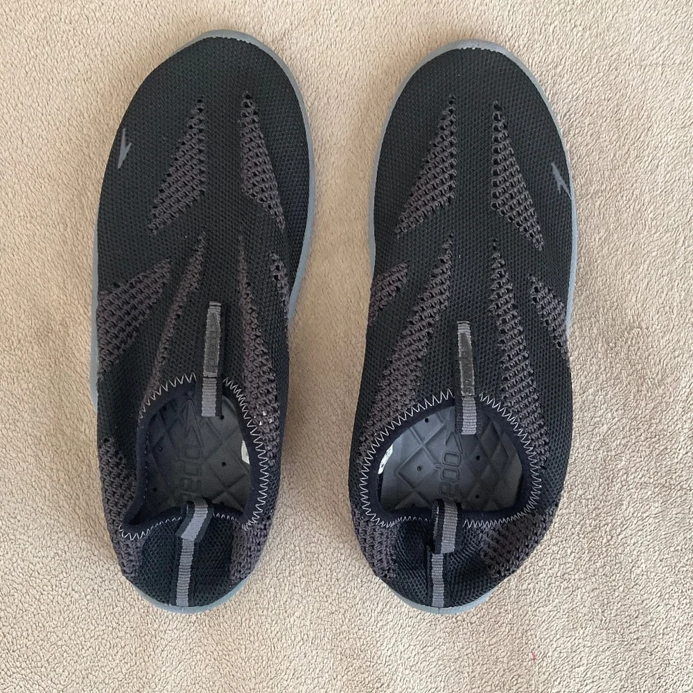 Speedo water shoes